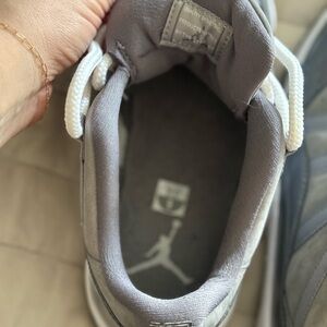 Nike Men’s Size 9 - Air Jordan 11 Retro Low 'Cool Grey'